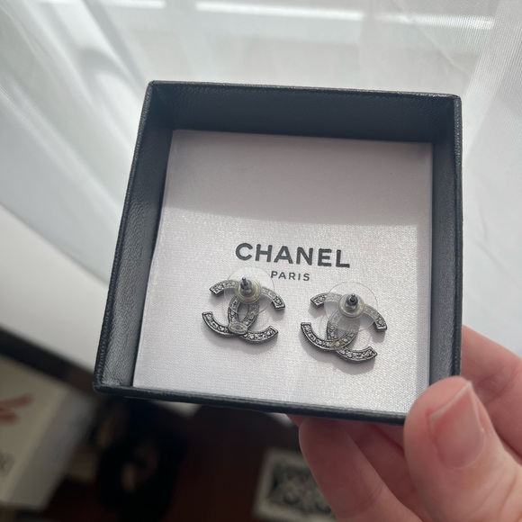 Chanel Earrings - Picture 4 of 6